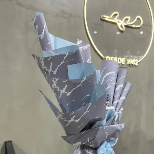 Ramo 12 huevos kinder celeste